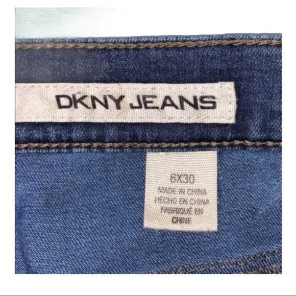 DKNY JEANS Cropped Distressed Raw Hem Jeans Size 6 x 30 - Picture 7 of 8